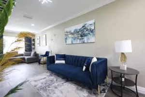 Walk to Stadium - 3BR King Bed Haven - Parking - 米拉玛