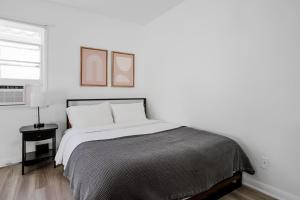 Blueground Westwood studio apartment LAX-1278