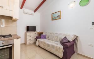 Amazing Home In Rovinj With Kitchen