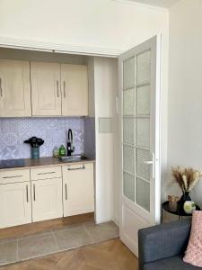 Cannes Centre Apartment 2-Room by Palais des Festivals & Beach