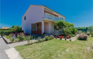 Amazing Apartment In Privlaka - Zarići