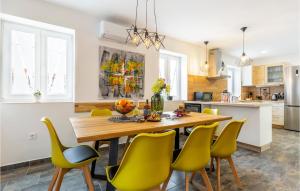 Gorgeous Home In Dobrinj