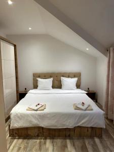 Central 2 Bedroom Apartments The Quiet Luxury 8