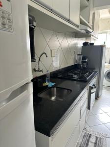 Em Ondina, atravessou praia! Subiu escada piscina!