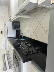 Em Ondina, atravessou praia! Subiu escada piscina!