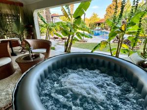 Sunyear Jacuzzi Winter Lodge