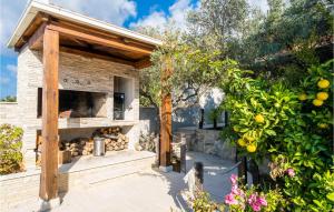 Lovely Apartment In Cilipi With Wifi