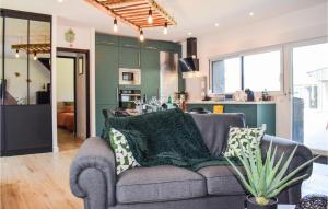 Amazing Home In Le Vieux-Bourg