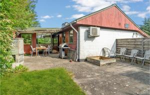 Beautiful Home In Struer With Kitchen