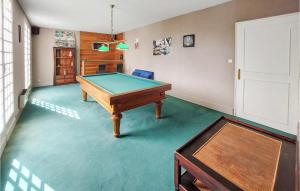 Maisons de vacances Awesome Home In Vianne : photos des chambres