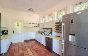 Awesome Home In Vianne