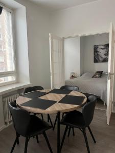 Charming & Cozy Apartment in Downtown