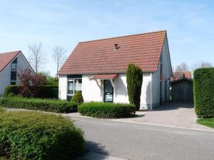 Detached House Breskens near Scenic Beaches