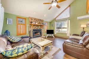 Lakefront Cabin Kayaks, Paddle Boards and Fishing