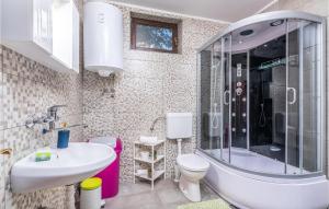 Gorgeous Apartment In Krk With Kitchen