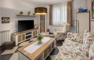 2 Bedroom Cozy Apartment In Buzet