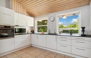 Gorgeous Home In Glesborg With Sauna