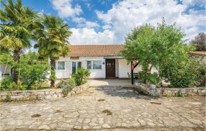 Gorgeous Home In Rovinj With Wifi