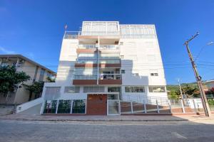 Apto bem localizado na Praia de Palmas - 0156
