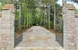 Maisons de vacances Awesome Home In Colombieres With Wifi : photos des chambres