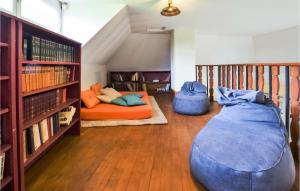 Maisons de vacances Awesome Home In Colombieres With Wifi : photos des chambres