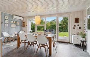 Gorgeous Home In Farsø With Wifi