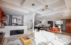 Maisons de vacances Gorgeous Home In Perpignan : photos des chambres