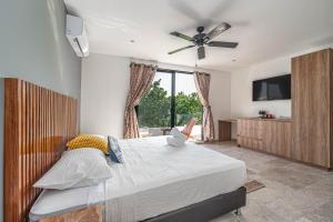 Studio Suite with Private Balcony, Rooftop Pool,Gym