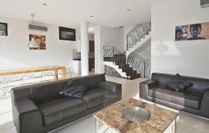 Lovely Home In Santa Susanna With Wifi