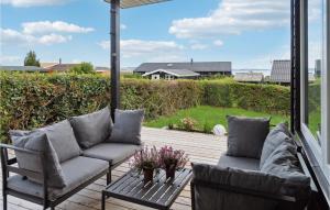 3 Bedroom Nice Home In Rønde