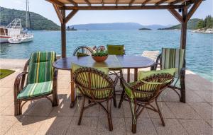 Gorgeous Apartment In Blace With Wifi 