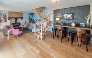 Maisons de vacances Lovely Home In Guisseny : photos des chambres