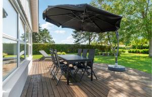 Lovely Home In Karrebæksminde With Wifi