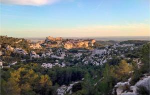 Maisons de vacances Stunning Home In Saint Martin De Crau : photos des chambres