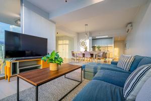 Prestigious 2BR with Perfect Balcony View