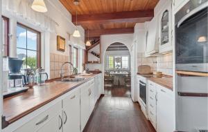 Nice Home In Nexø With Wifi