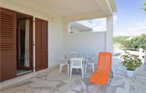 Nice Apartment In Racisce With Wifi