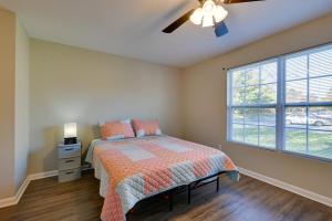 3 Mi to Dtwn Pet-Friendly Apt in Elizabethtown!