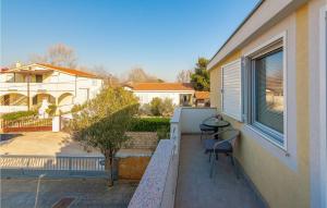 Nice Apartment In Nin With Wifi