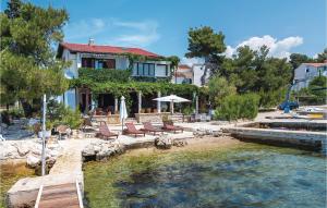 2 Bedroom Stunning Home In Brodarica 