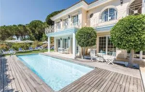 5 Bedroom Amazing Home In Cabrils - 滨海卡夫雷拉