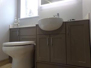 4TheDome- Luxury ground floor apartment by the sea