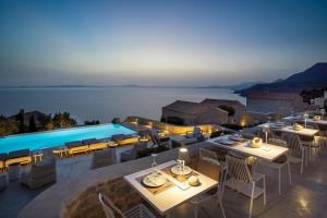 BASSA MAINA Villas & Suites