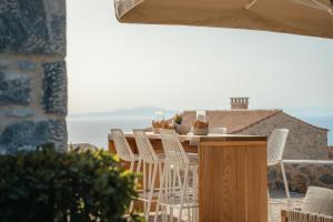 BASSA MAINA Villas & Suites