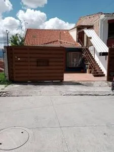 DEPARTAMENTO ENTERO de dos habitaciones con hermosa vista a la ciudad - Cuenca