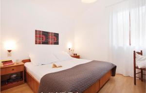 1 Bedroom Gorgeous Apartment In Rabac