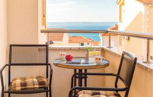 Two-Bedroom Apartment In Makarska