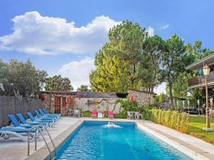 Apartment in Galapagar with Pool and Sauna
