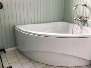 Secluded Lagoon Retreat in Hou-By Traum