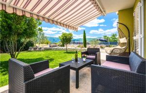 Beautiful Home In Donji Prolozac